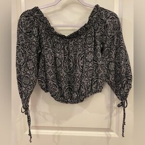 Live To Be Spoiled Cropped Blouse Sz M Black/White 3/4 Sleeves Off Shoulder